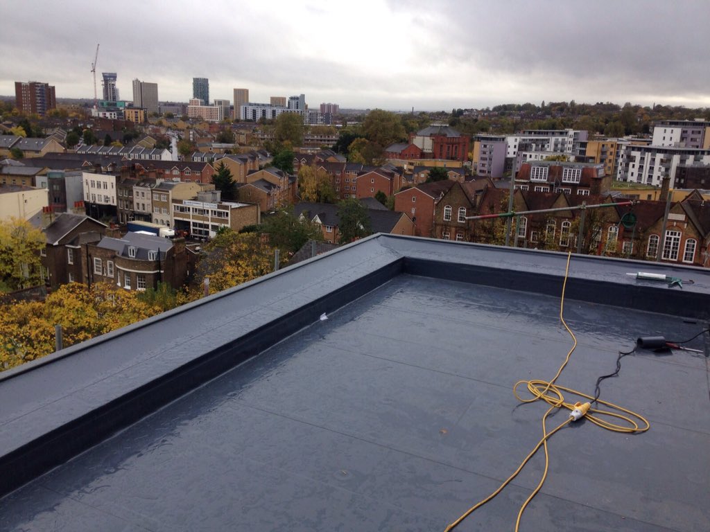 SW_Roofing_UK's tweet photo. Latest TAG Fascia and Evalon VSK roof completed at Greenwich Hotel.   👍👍 https://t.co/RN87DBbl9N