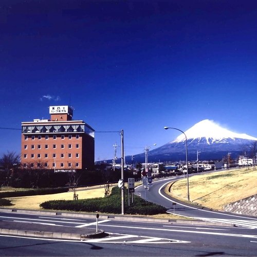 zenaidaqtk89's tweet photo. 富士パークホテル
●東名富士ＩＣ1分、無料駐車場完備　●朝食バイキングは富士山眺望展望レ�...
https://t.co/PtkNcdQTix https://t.co/BUqyoyoRjJ