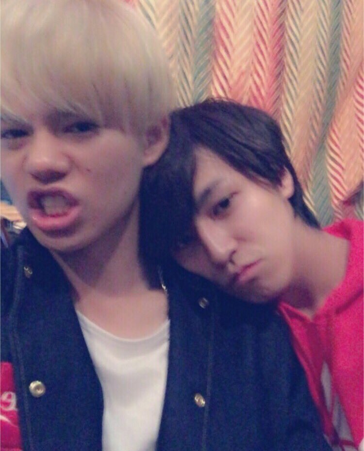 bt___0927's tweet photo. たかしとの、
らぶをちょっと見せてあげた時のやつね。
いつもは、
もっとらぶらぶしてるから笑

たかし可愛いんだよ〜。
もう、ほんとにね〜。
はぁ、可愛いな〜^^ https://t.co/nzmHct2zD4