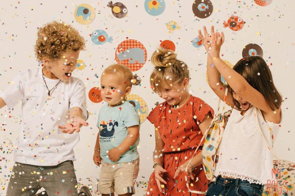 MyBagsES's tweet photo. Retweet si tú también crees que el finde es una fiesta :-) #BornToBeCool #MyBags #MyBagsEs #BolsasCool #SomosCool https://t.co/o2NAyECMXU