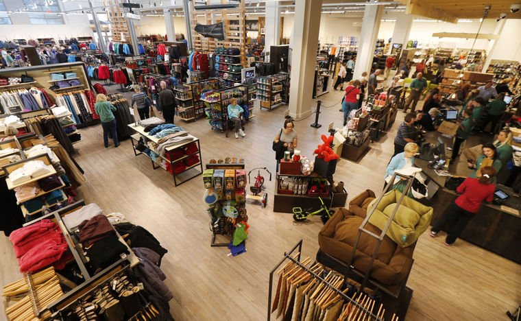 RTDBusiness's tweet photo. First-day sales brisk at L.L Bean in Short Pump Town Center https://t.co/Cts0JGei1u https://t.co/Ajq6XA9OVV