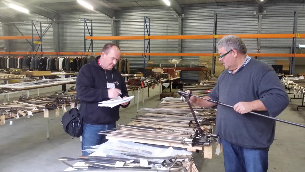 Kijkdagen afstootcollectie <a href="/NMMSoesterberg/">Nationaal Militair Museum</a> in Grave samen met Platform Militaire Historie Ede. <a href="/HistMuseumEde/">HistorischMuseumEde</a>