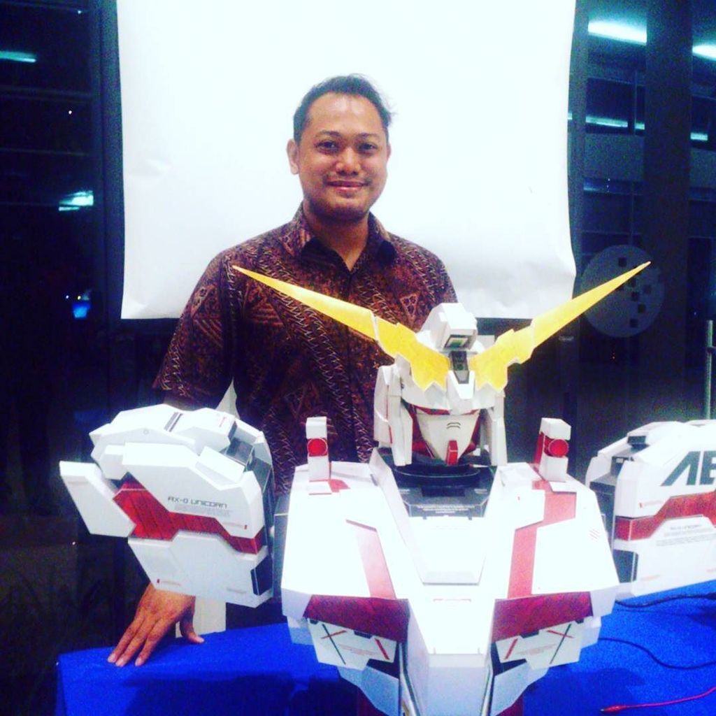 insta_arduino's tweet image. ift.tt/1Ps9XjM - Foto Bareng #Robot #Gundam buatan #KomunitasRobot Universitas M… ift.tt/1LV0DCJ