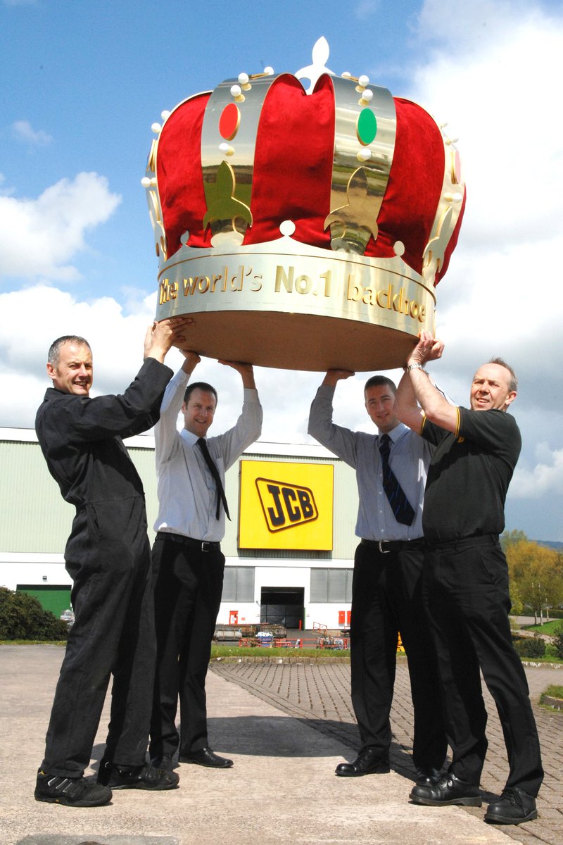 2012 год компания #JCB была удостоена королевской награды Queen's Award #экскаватор