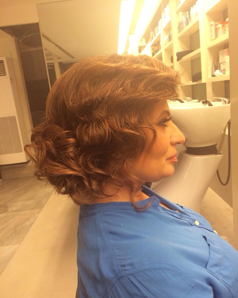 Mhamadedelbi's tweet photo. Messy yet a chic #updo ♡

#MKedelbi #hair #hairstylist #retro #shorthair  #chicupdo #lounge #beauty #foranyoccasion https://t.co/l82v8CetRL