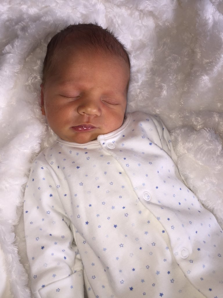 EatonRochelle's tweet photo. An angel set from above ❤️❤️❤️❤️ https://t.co/PsLtRSwKr5