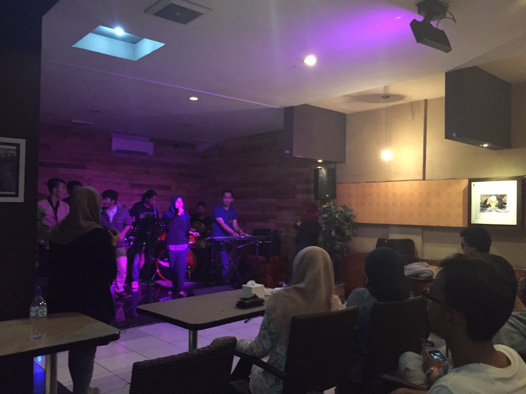 Another stunning performance by 12th Century! Wah semakin seru ajanih, ayo kesini!