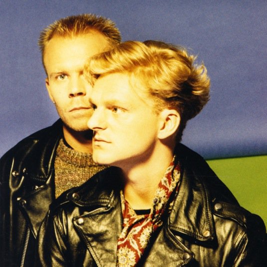 xsnoizemusic's tweet photo. WIN deluxe copy of 'Always The Very Best Of Erasure' CD, FOLLOW + RT details https://t.co/tsvyN56bXf 
@ErasureRu 
https://t.co/x82Qpahora