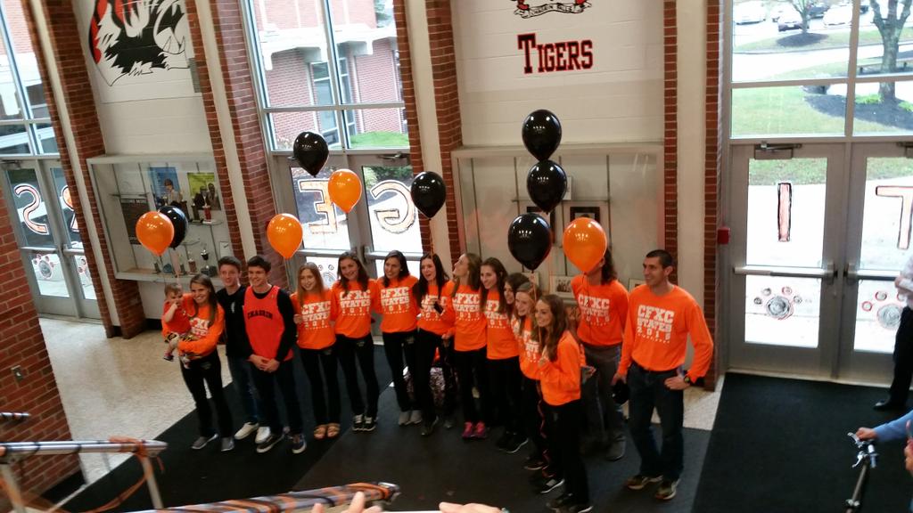 steven_ast's tweet photo. Good luck to @ChagrinFallsHS Girls XC team and Joe Bistritz as they head to states! #GoTigers https://t.co/A6d3t5R12d