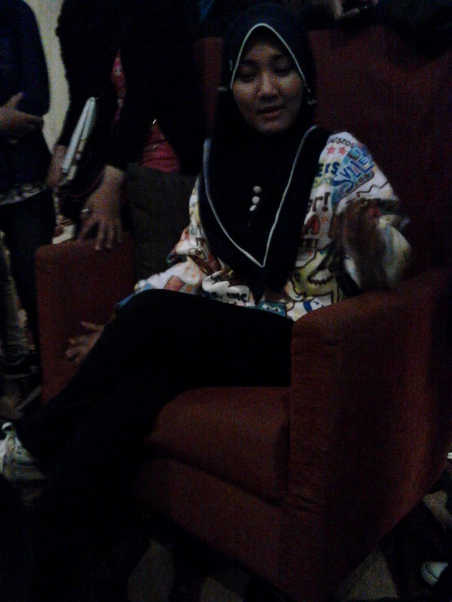 MariaFaSi's tweet image. Maaf ya semuanyaa, @FatinSL gak bisa nemenin dulu! :( Hihihi #FatinTheComment_NET  #FatinTheComment_NET