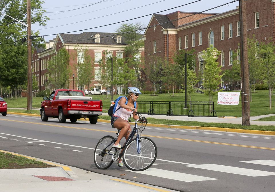 MiamiOH_Student's tweet photo. Biking in Oxford and at #MiamiOH -Quick survey about bike lanes, bike share, and bike racks! https://t.co/fs8IvknTls https://t.co/tDwZNeZ0Cd