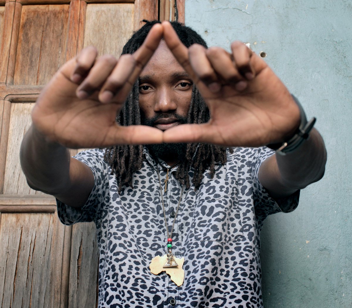 OtsoTiainen's tweet photo. Watch #SoundTracker #Jamaica episode feat. @Kabakapyramid @Jah9  @AgentSasco @MysticDavis https://t.co/o75NZiUwzK https://t.co/oeBl5GunWu