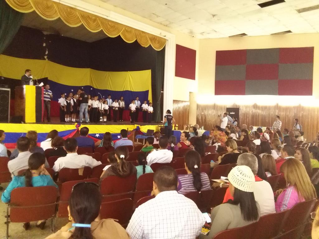 clifpmjunin's tweet photo. @rodulfohumberto @vimi3v @NicolasMaduro Seminario Educación en Frontera, en pro de garantizar calidad educativa. https://t.co/sJ2s2myfe1