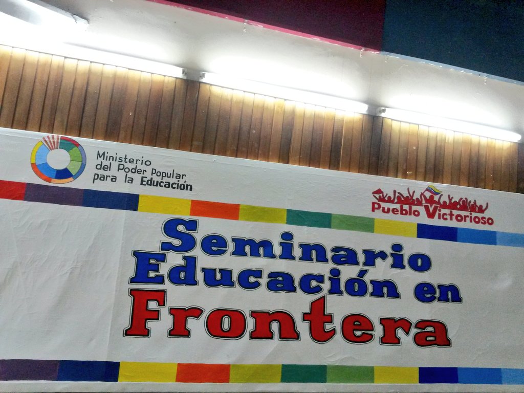 MagoMerlinnn's tweet photo. Haciendo Patria y Fortaleciendo la educación con el primer seminario de Educación en Frontera  .@Araguaney_JACh https://t.co/7oYOOOcPBX