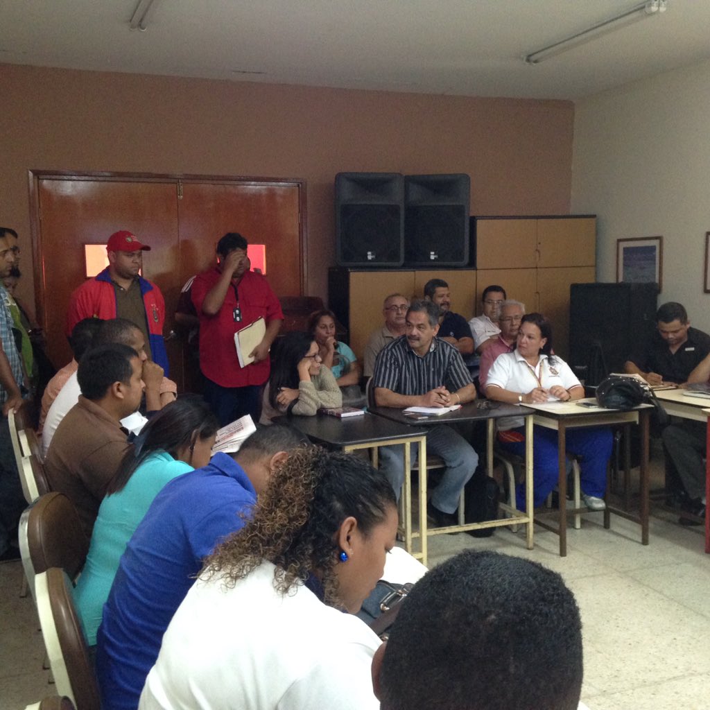 DAAS_UNEFM's tweet photo. Reunión del Frente universitario revolucionario Falcón,estrategias para simulacro electoral del domingo 8 Nov https://t.co/akAWOPar7c