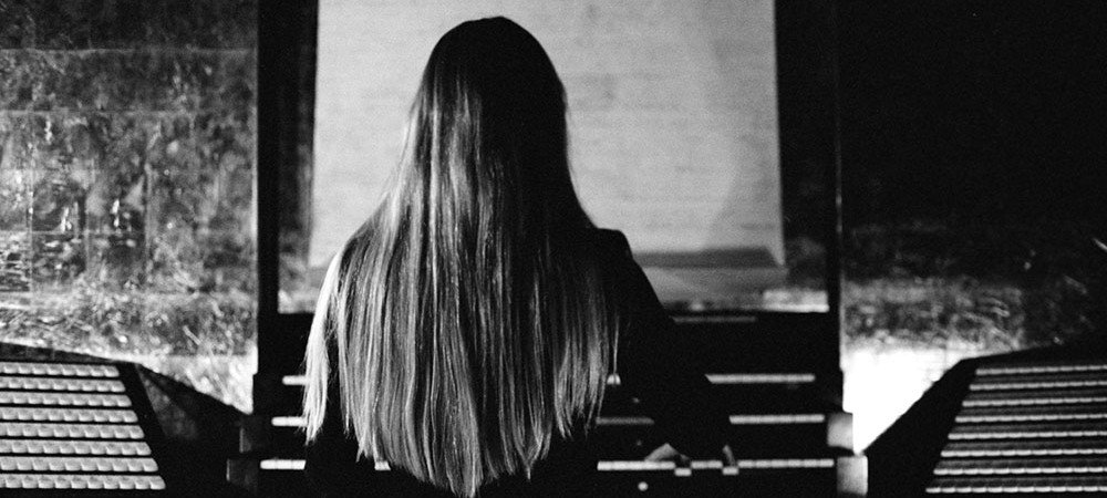 Spex's tweet photo. Wunderschöner Horrortrip: #Vorabstream des kommenden @avonhausswolff-Albums #TheMiracolous https://t.co/fwgLit9b0z https://t.co/RYKxpxMi4L