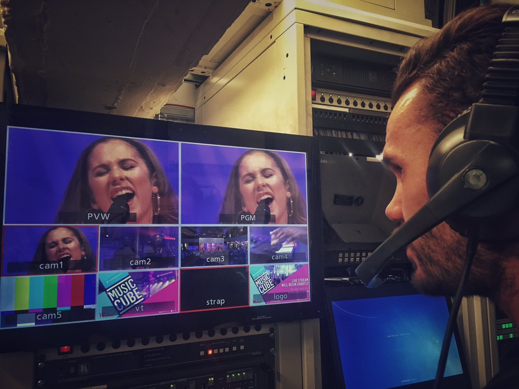 StreamingTank's tweet photo. The team down @westfieldlondon broadcasting #MusicCube with @KatyB #LiveStreaming https://t.co/lSi04OpMAr