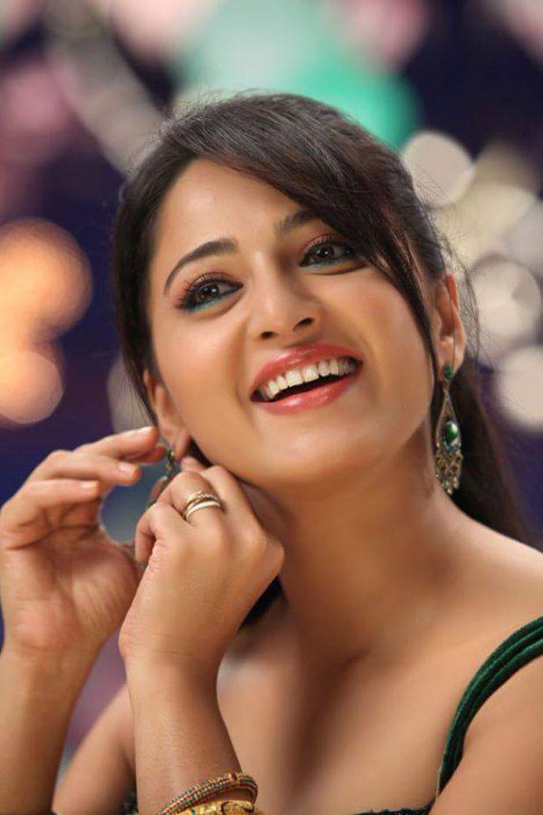 Happy Birthday Anushka Shetty, the best and the hottest South Indian actress...... 