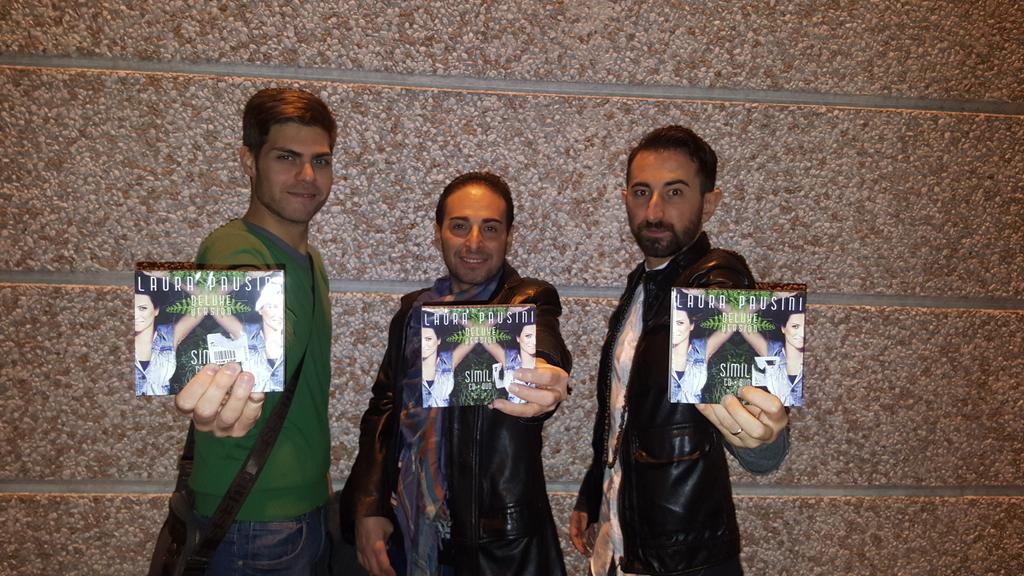 GraficheDiLaura's tweet photo. La Tenerezza di essere #SIMILI #PAUSINISTADI #SIMILARES #laurapausini @LauraPausini @Berard1Isabella https://t.co/RUPQF1A0jV