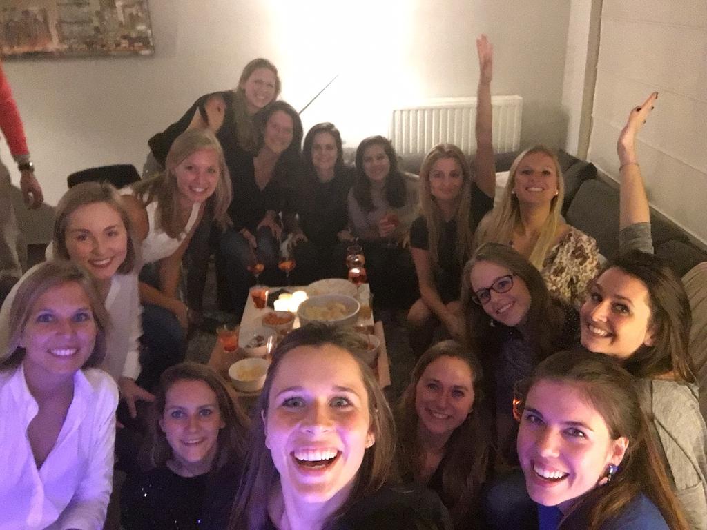 LLanneau's tweet photo. K3-feest!! #k3zoektk3 https://t.co/4MFGQWHXdr