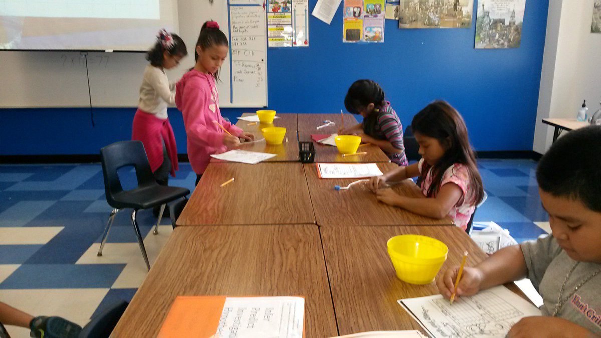 RussellCamacho6's tweet photo. Students learning about magnetism  and its  physical properties . https://t.co/TzSdB0606s