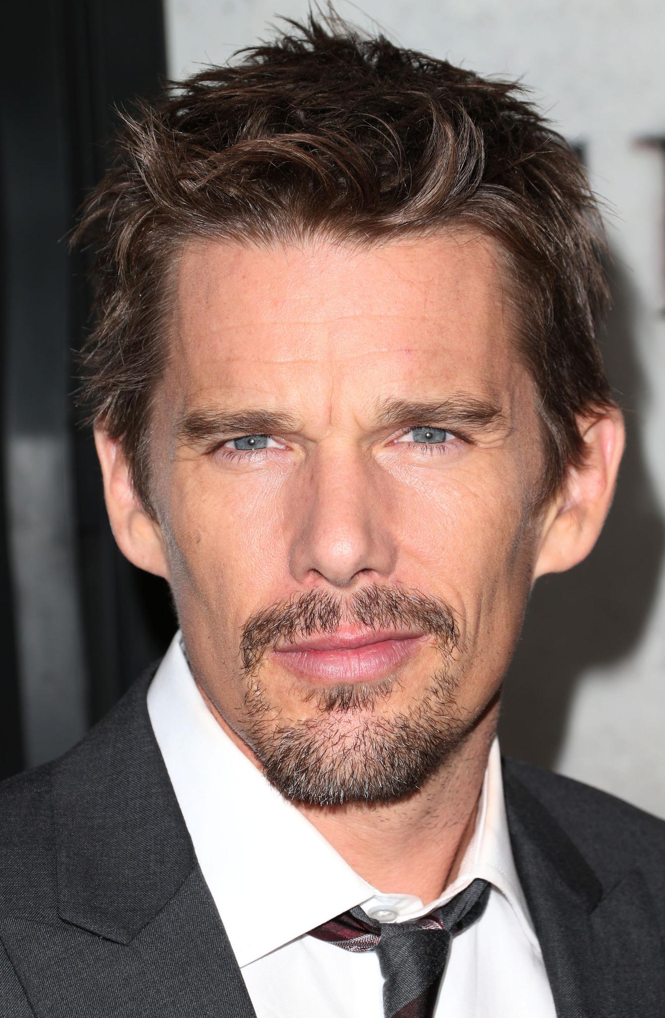  on with wishes Ethan Hawke a happy birthday! 
