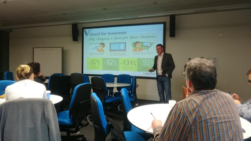 thesophielaura's tweet photo. A super interesting morning yesterday with @renepower &amp; @RickGuttridge with #CimPrBootcamp #WeAreDigitallyObese https://t.co/eiYpipaFj8