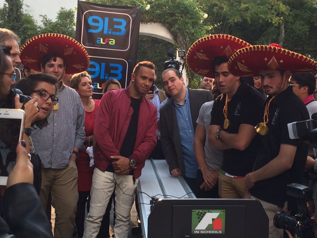 STEMRacingHQ's tweet photo. @LewisHamilton racing an #F1inSchools car in Mexico yesterday #F1 https://t.co/Q5jxiUw3cR