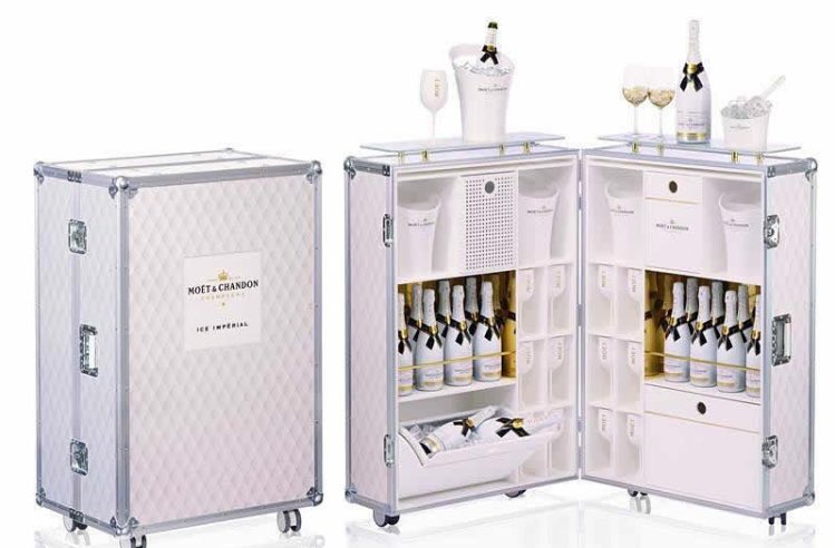 LussoAtl's tweet photo. @MoetUSA #moetIce never have it warm again #iceChampagne #ultimateLuxury #allthingsluxury #lussoATL https://t.co/73Jfz2dzTQ