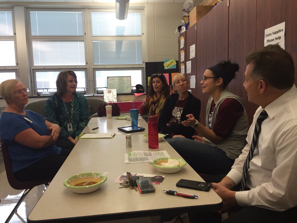 MRJLTSD's tweet photo. An awesome lunch and learn today. Thank you LTMS Coaches for your efforts. We get better every day! #LTMSteach https://t.co/ulq13ckdvt