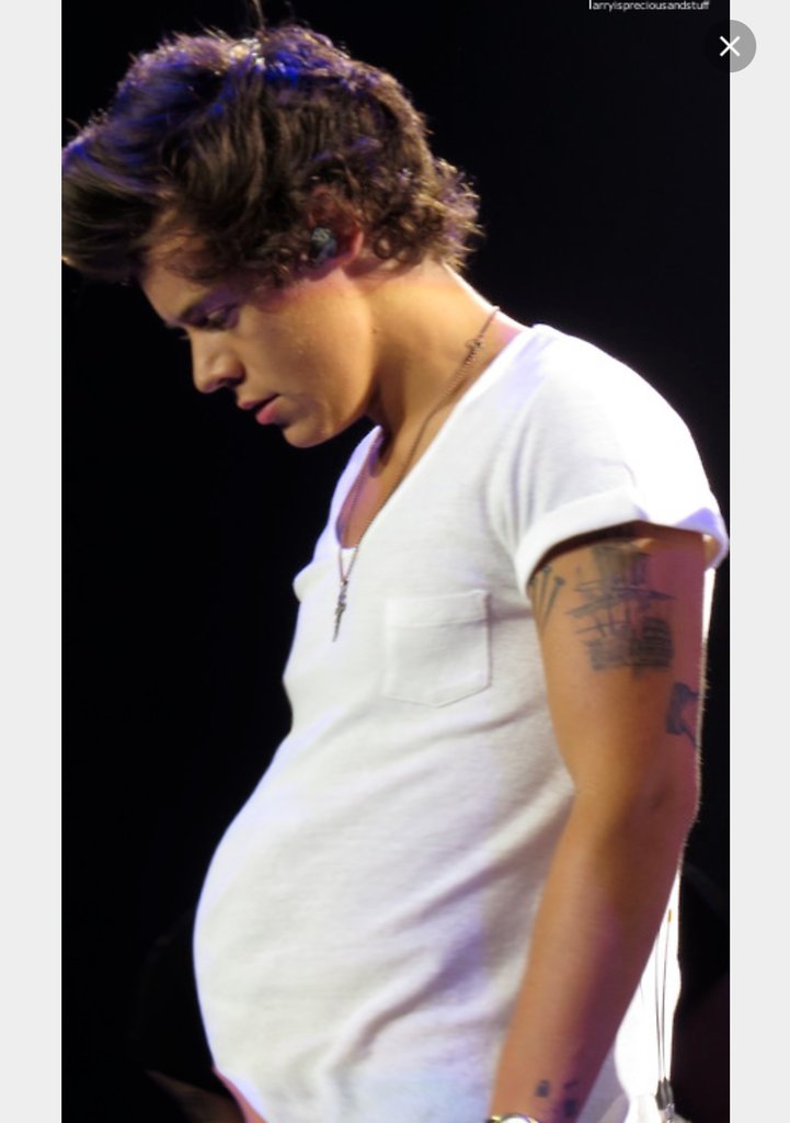 KeepInSuicide's tweet photo. no se como todavia hay gente que lo duda. EL BEBE DE LOUISS ES REAAAL!!! Esss reaaaaaaaaaal #LarryIsReal #LarryIs https://t.co/9srMCplm3o