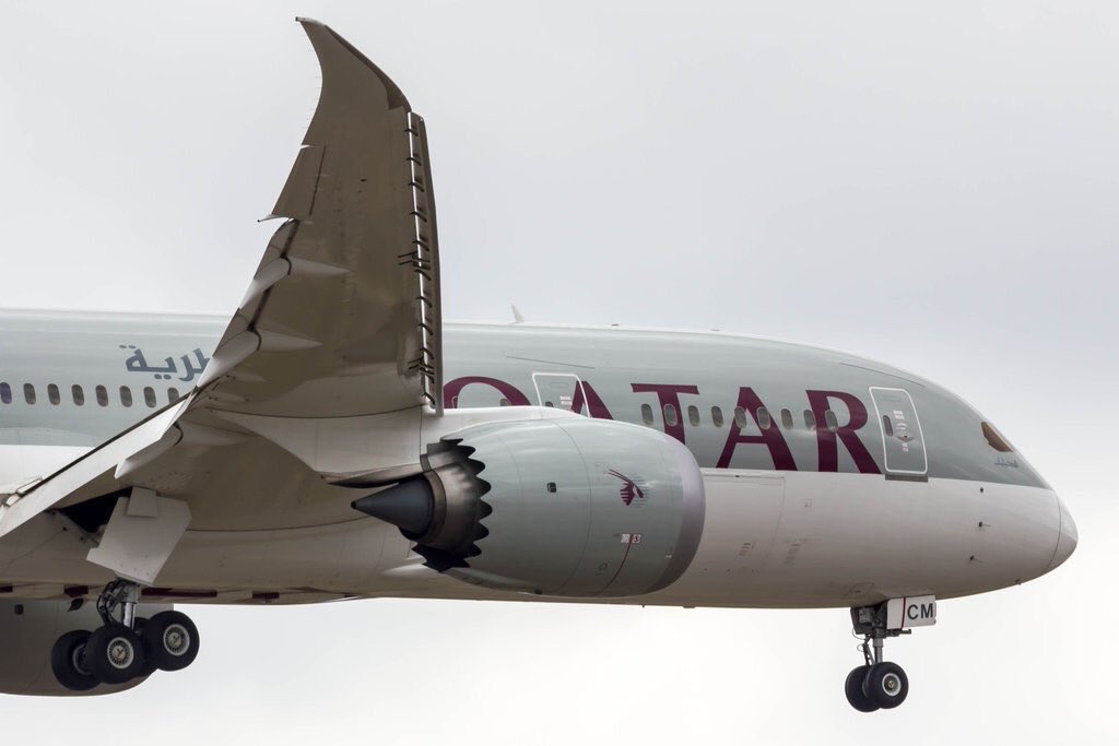 B787fans's tweet photo. Nice. "@Zinotz_MD: @B787fans @qatarairways #finalApp at #LEMD https://t.co/biT06vtK9H