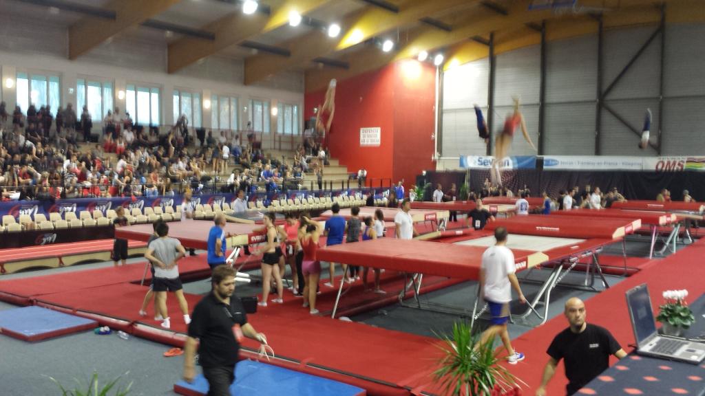 acrobatic_sport's tweet photo. Début du chpt de France par équipe de trampoline&amp;tumbling à Sevran en cette année des #50ansdutrampoenfrance ! https://t.co/Za9wrrDrxP