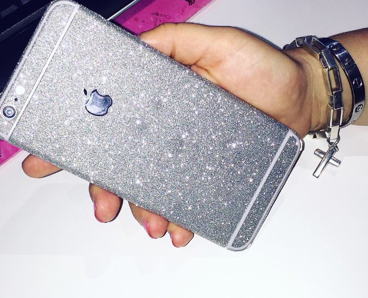 Viramosh's tweet image. Customer photo of our Silver Glitter Skin 📲😍 #Viramosh #Glitter #Skin #Silver #Phone #Iphone #Cartier