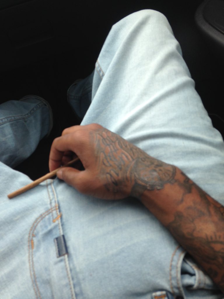 QuuParker's tweet photo. Kush Love 😷😻. #CatPiss #Keep1Rolled https://t.co/5vzYyKh5Bw