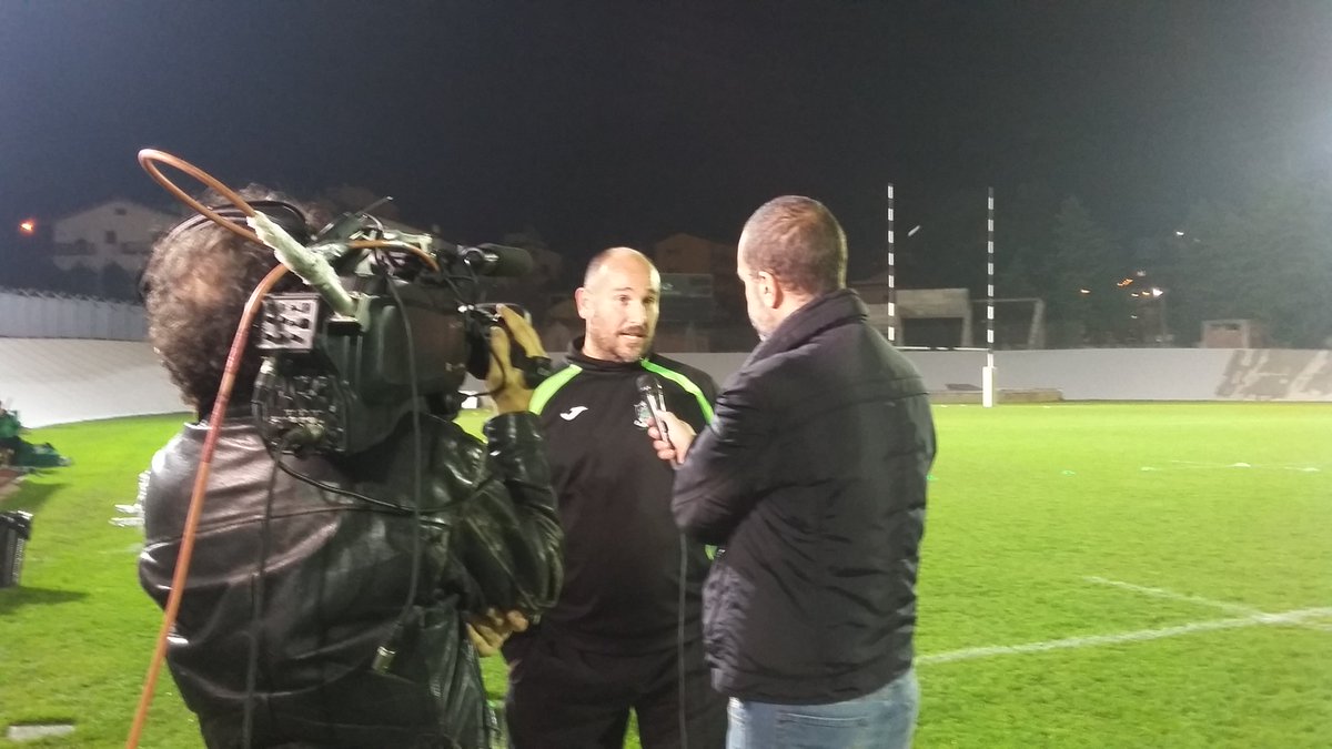 AqRugbyClub's tweet photo. #Rugby #Eccellenza #LAQvFOR // Riscaldamento e interviste pre gara al "Fattori" di #LAquila https://t.co/Y1kh4ZgIld