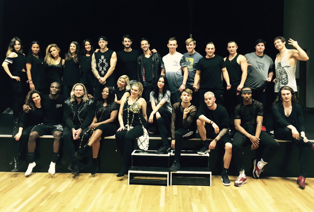 Class of 2015 #rockworldlive @DancersIncWorld <a href="/singersincworld/">Singers Inc.</a> 🤘🏼👄