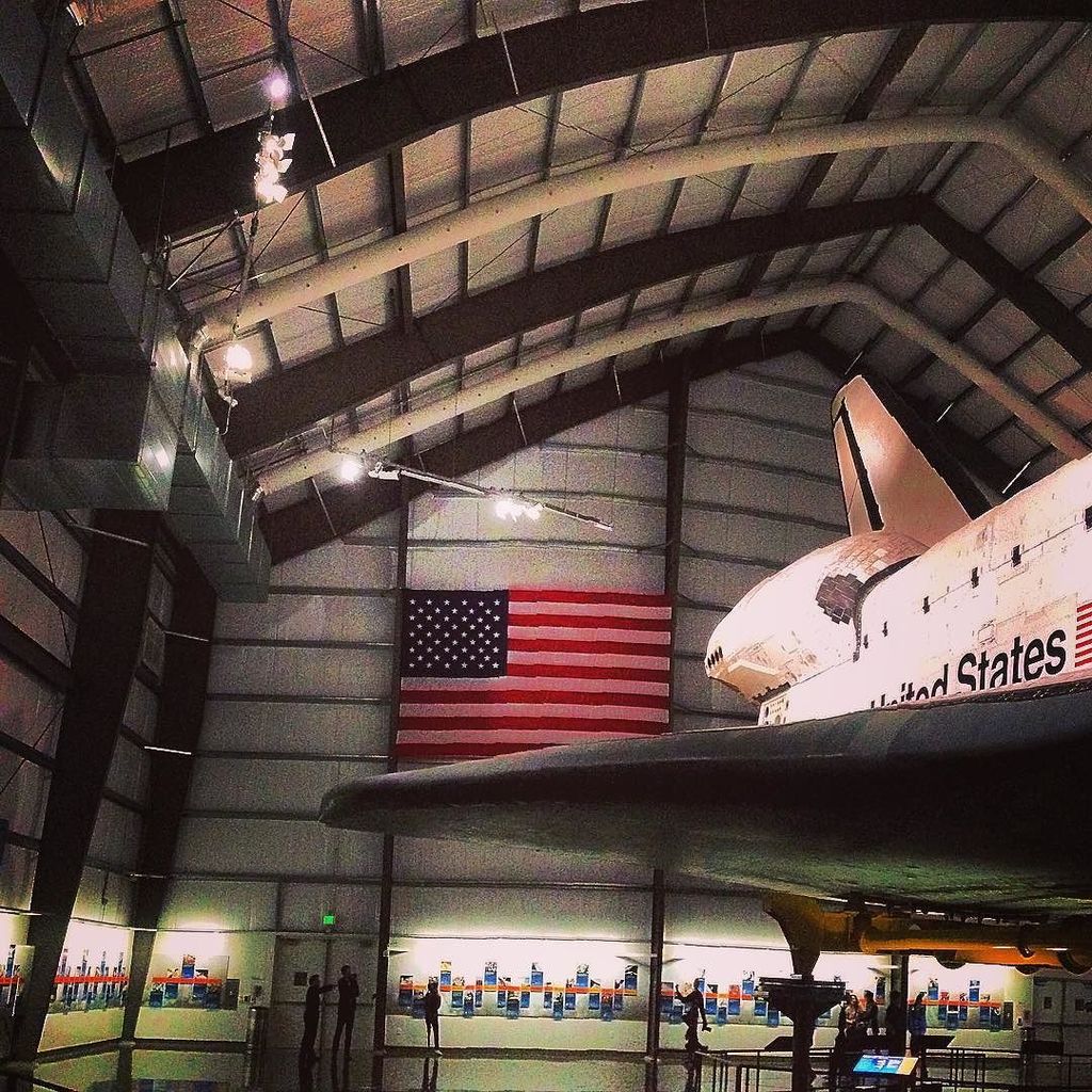 FirstandShadow's tweet photo. #NASA #spaceshuttle #glassexplorer #cyberhackergirlfromthefuture https://t.co/mBCAML4JHa https://t.co/ot33UDOeDC