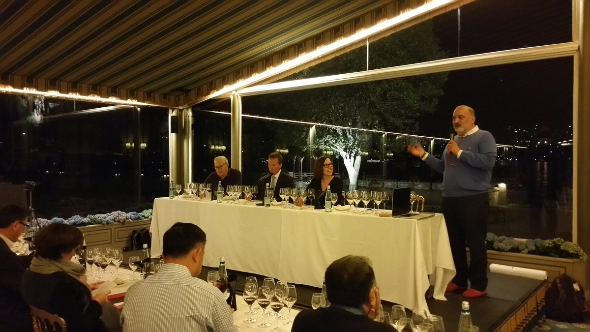 villadesteWS's tweet photo. Deuxième dégustation de prestige au #VDEWS, 8 crus du Domaine Colgin Cellars https://t.co/Ond0CM3smc