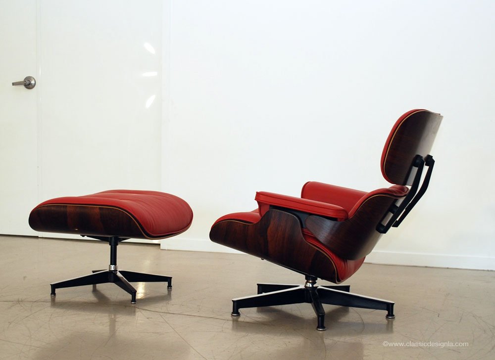 ClassicDesignLA's tweet photo. A red leather Eames chair with AH-MAZING wood grain https://t.co/a2XXYcdfXh #hermanmiller #eames #hmlc #eameschair https://t.co/Ckw6pMIeMn