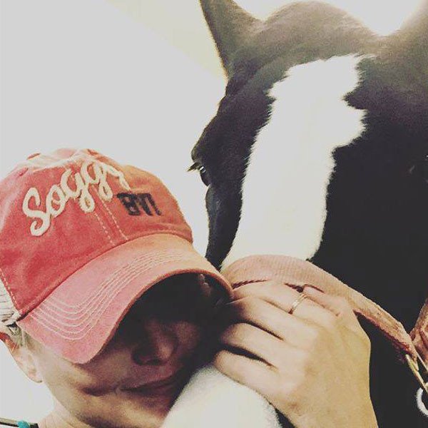 GoldOmereonye's tweet photo. "@ENews: Tonight on #ENews: Miranda Lambert's sweet message to her fans will break your heart in the best way. https://t.co/NVZVcXkHfi"
