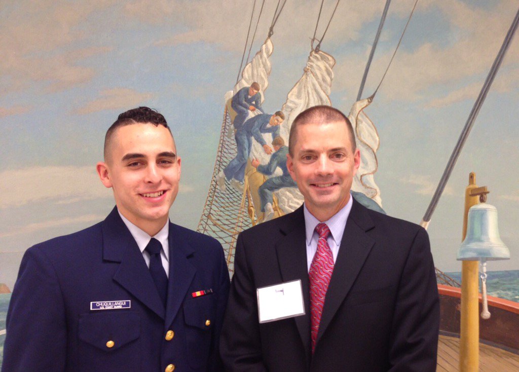 OConnellHS's tweet photo. Happy to catch up with Adrian C. '13 @USCGAcademy #GoBearsGoBooks #GoKnightsGoKnowledge @arlingtonOCS https://t.co/wGCLcb96sf