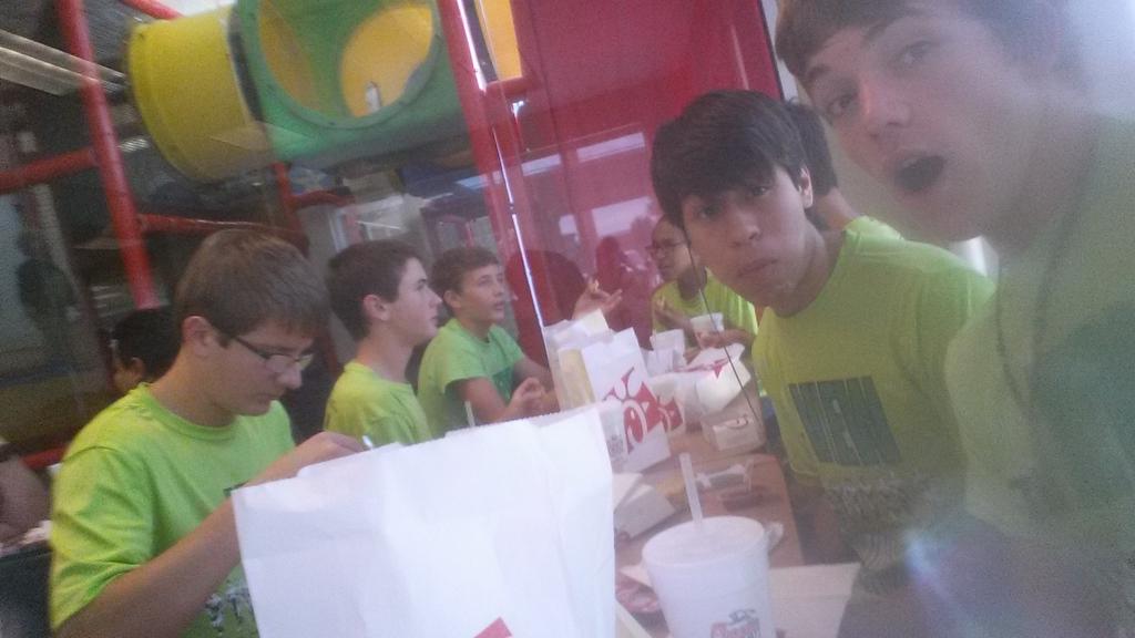 hootie_217's tweet photo. What's a state xc trip without @ChickfilA ?!?!? https://t.co/0hveh3P52x