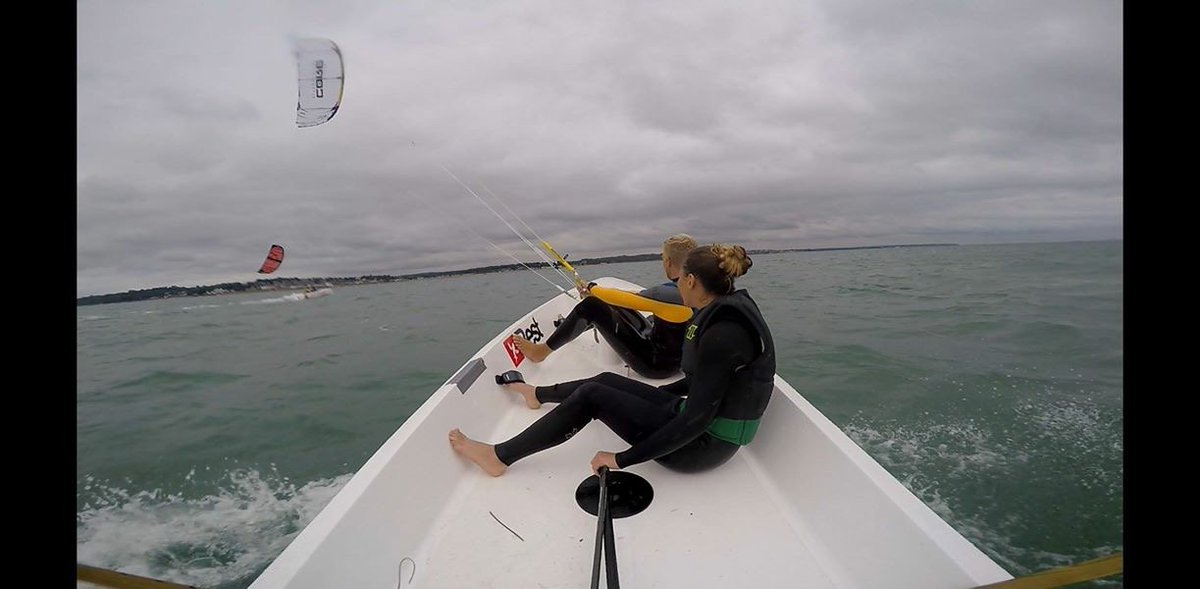 Fiona_Farrell90's tweet photo. A whirl on the #Kitetender in the Isle of Wight. Find out more in my blog https://t.co/uIwI5dFWph https://t.co/hjGhdY47Jv