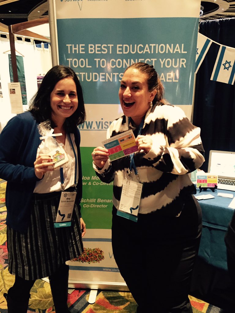 Loved having a visit with our @g_dcast friend <a href="/lisafinkelstein/">Lisa Finkelstein</a> at #URJBiennial! We love educational videos :)
