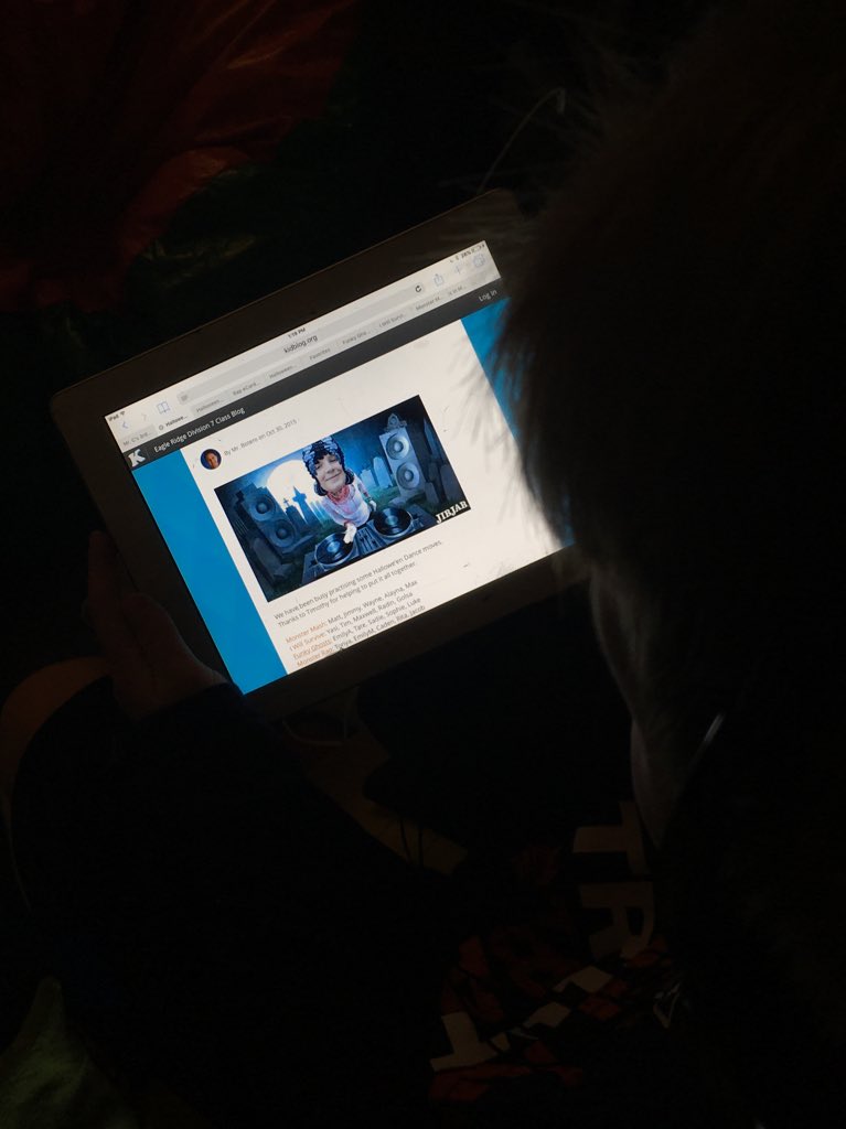 MisterCLoranger's tweet photo. I'm reading and commenting on the blogs from our friends in Vancouver. -Riley #oobschools #primarybc #awesome https://t.co/5Gk9J22boQ
