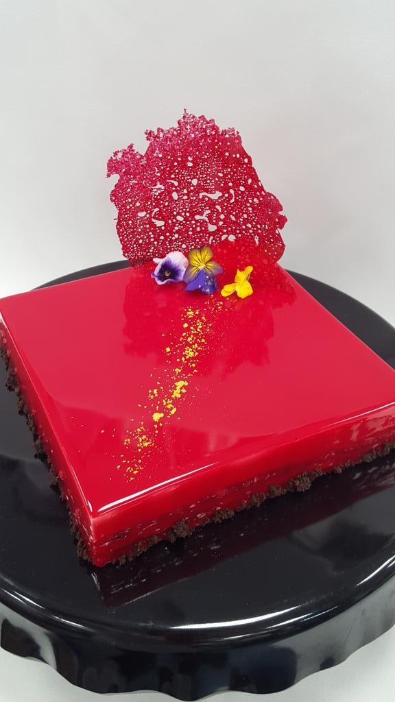 lesliesuresh's tweet photo. Raseberry and white chocolate entrement https://t.co/e5nDYslCcy