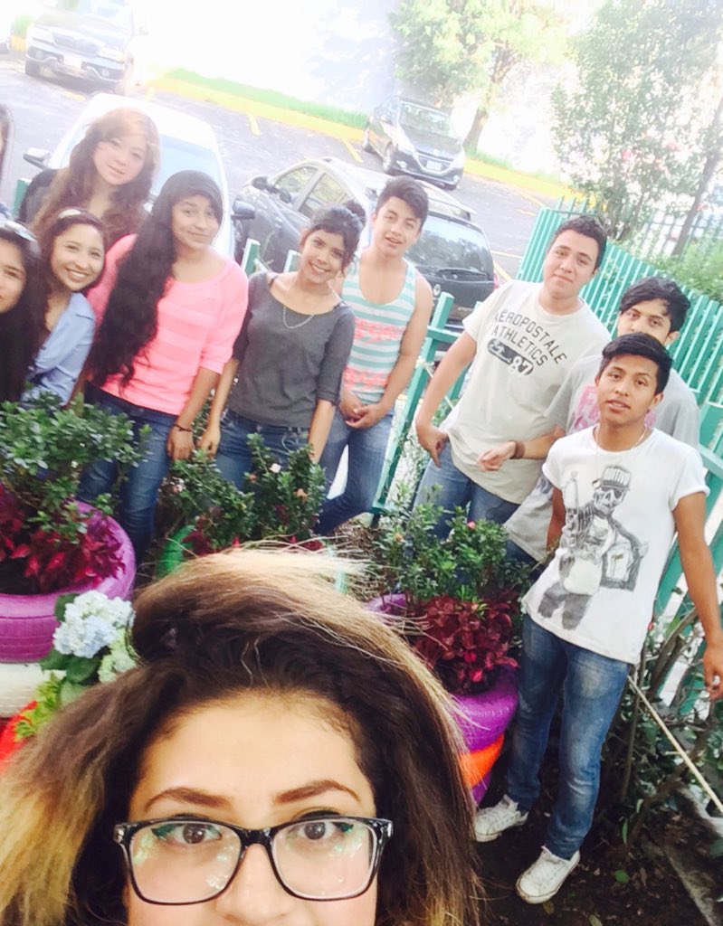 Dafy_yy's tweet photo. #Filosofia #Bacho05 #ProyectoDdPlantar #Reciclando #ProfraYoannaVillanueva https://t.co/6z5l7tshDb