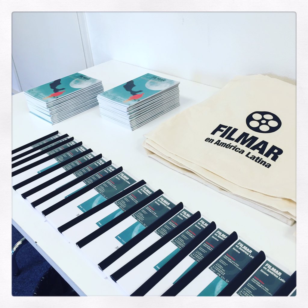 FestivalFILMAR's tweet photo. Le kit du Jury des Jeunes qui choisira son meilleur film parmi nos Opera Prima @FestivalFILMAR #filmar2015 #cinema https://t.co/aG5LBBV4Zt