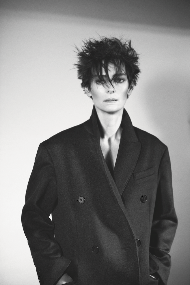 Happy Belated Bday to Tilda Swinton! These are my favv pix of her. She\s so bau5 & the upmost beautiful being. 